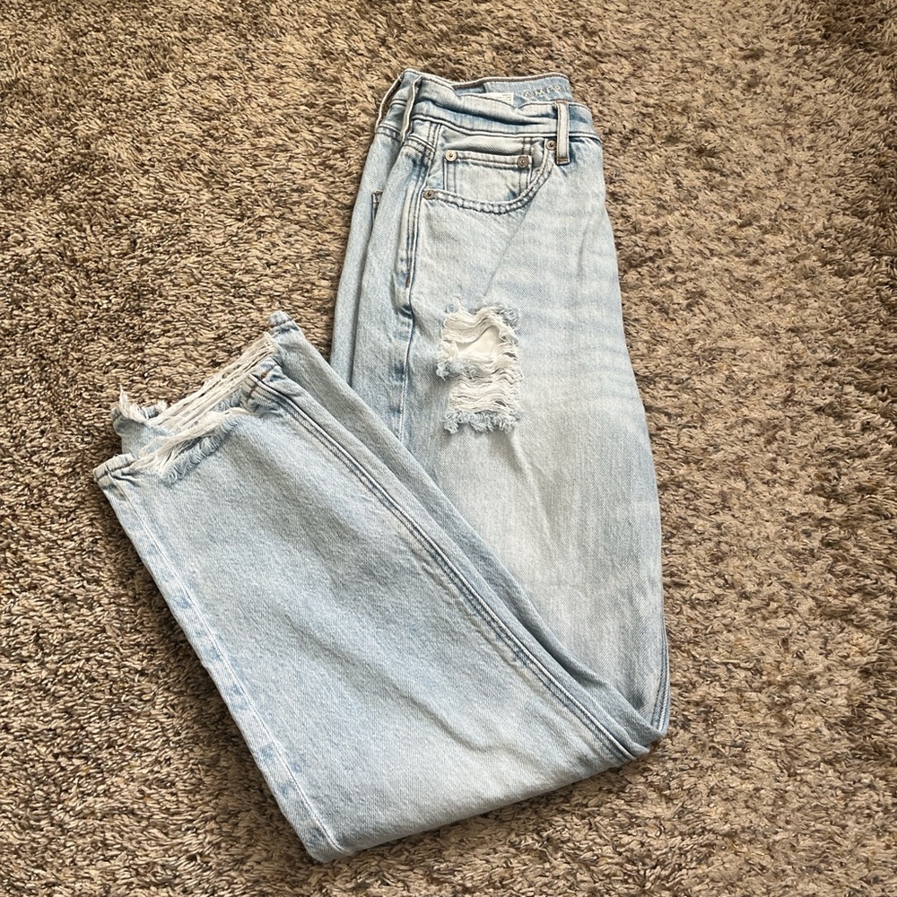 American Eagle Light Wash Jeans